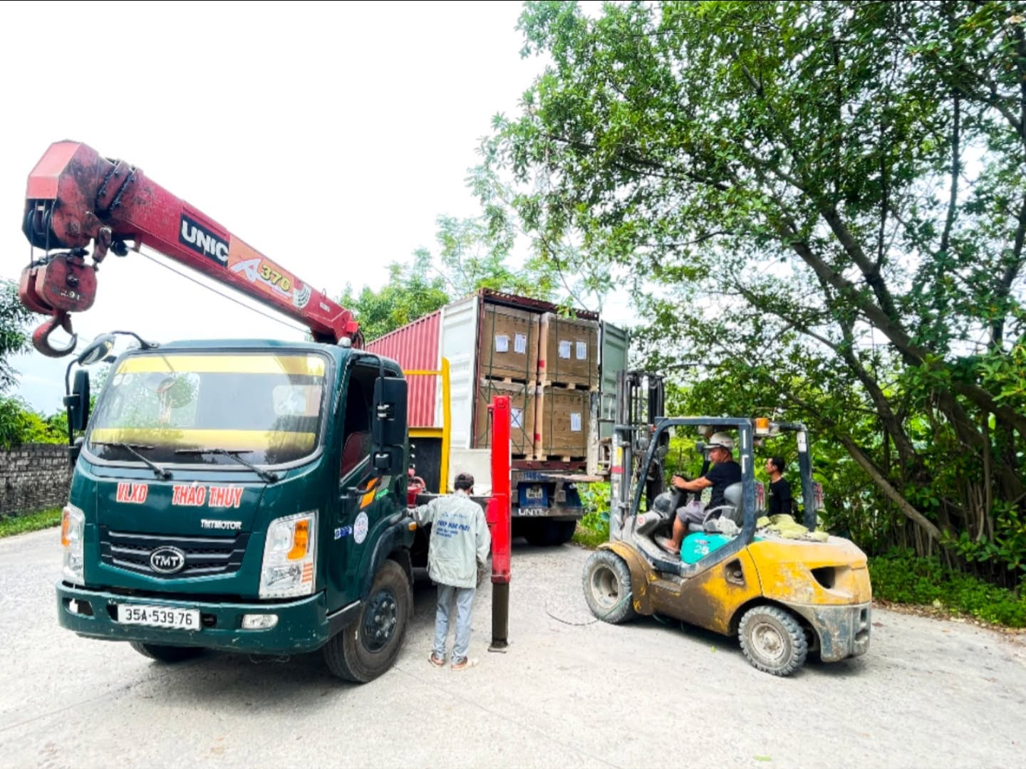 cap-ben-1-container-tam-pin-longi-620w-n-type-2-mat-kinh-sieu-pham-tai-kho-solar-trang-an