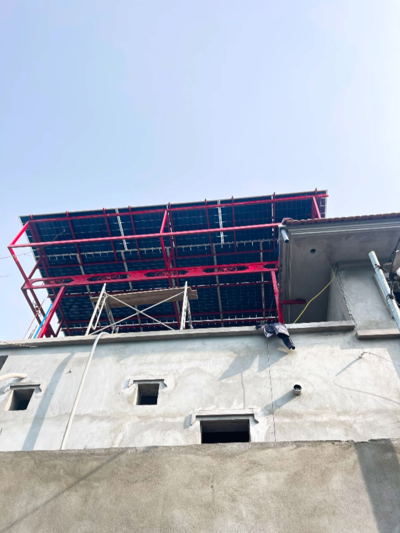 ban-giao-dien-mat-troi-hybrid-20-4-kwp-khung-gian-my-thuat-ninh-binh-tai-gia-tran-ninh-binh