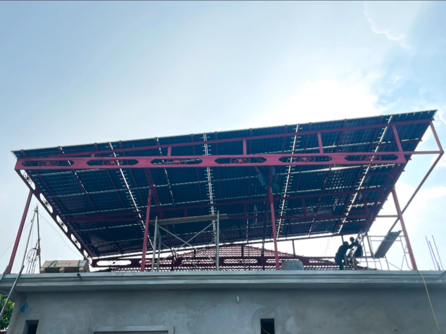 ban-giao-dien-mat-troi-hybrid-20-4-kwp-khung-gian-my-thuat-ninh-binh-tai-gia-tran-ninh-binh