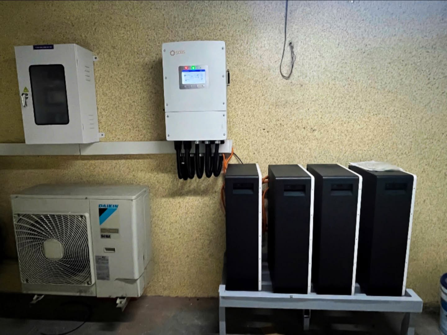 ban-giao-he-dien-mat-troi-hybrid-22-kwp-luu-tru-64-kwh-tai-ninh-khang-hoa-lu-ninh-binh