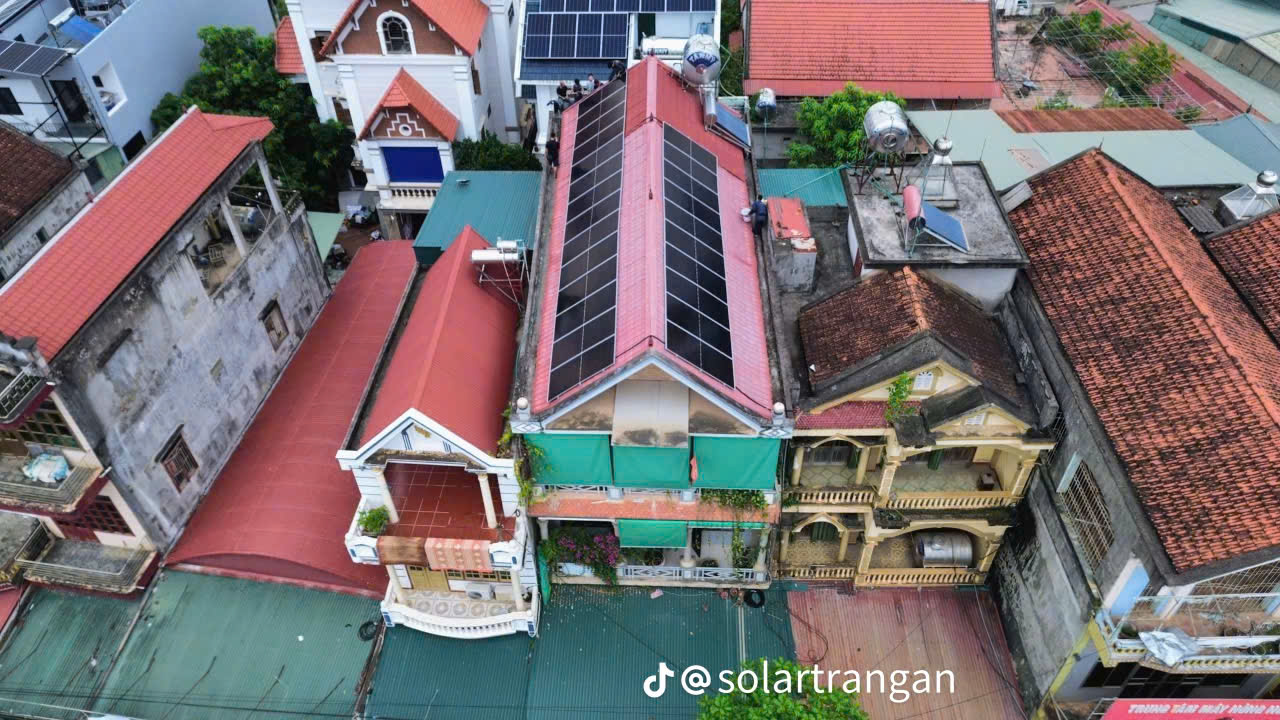 lap-dat-he-thong-dien-mat-troi-ap-mai-hybrid-14-8-kwp-luu-tru-16-kwh-tai-son-dong-bac-giang