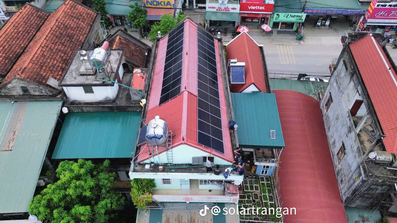 lap-dat-he-thong-dien-mat-troi-ap-mai-hybrid-14-8-kwp-luu-tru-16-kwh-tai-son-dong-bac-giang
