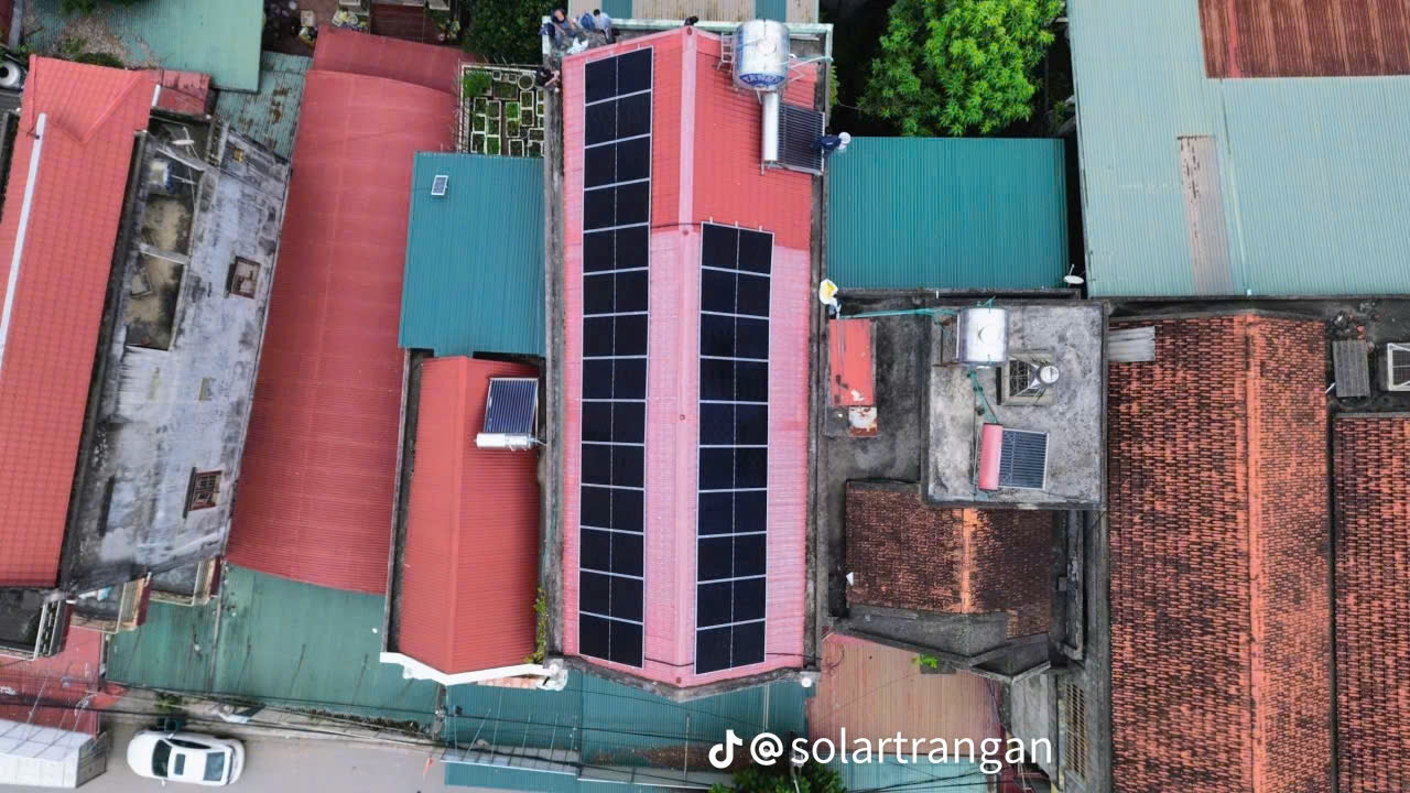 lap-dat-he-thong-dien-mat-troi-ap-mai-hybrid-14-8-kwp-luu-tru-16-kwh-tai-son-dong-bac-giang