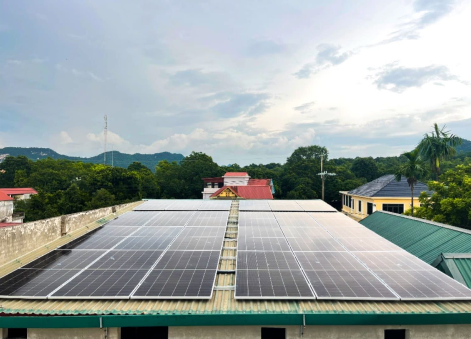 lap-dien-mat-troi-hybrid-20-kwp-nha-hang-khanh-linh-gia-sinh-ninh-binh
