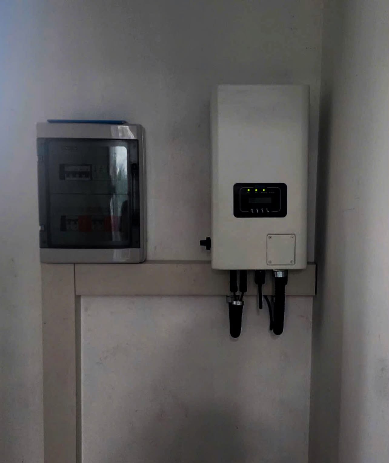 thi-cong-khung-gian-he-dien-mat-troi-hoa-luoi-12-4-kwp-tai-dong-trieu-quang-ninh