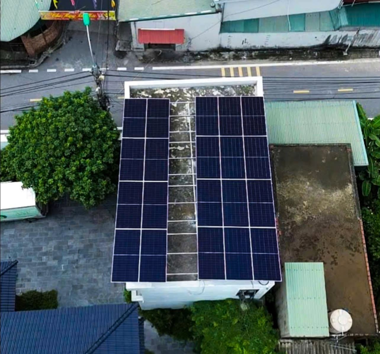 thi-cong-khung-gian-he-dien-mat-troi-hoa-luoi-12-4-kwp-tai-dong-trieu-quang-ninh